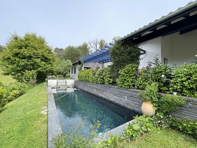 -urrugne-mendi-bixta-cote-basque--ref--G4510263