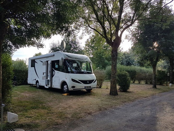AIRE DE CAMPING-CAR DE SAINT AUBIN DE LUIGNE