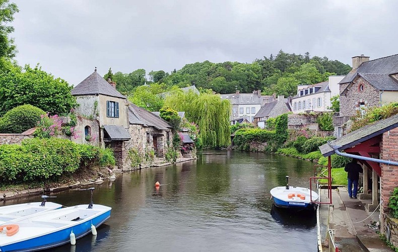 Départ des barques pour les lavoirs de Trieux