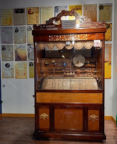 Muséobar - Border museum