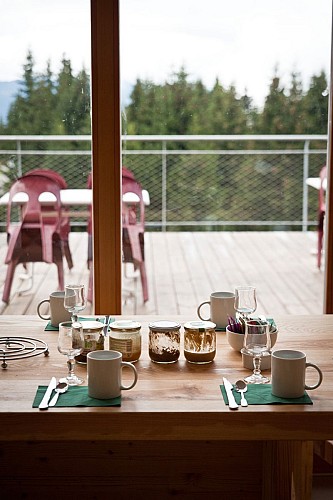 La Grande Léchère lake refuge