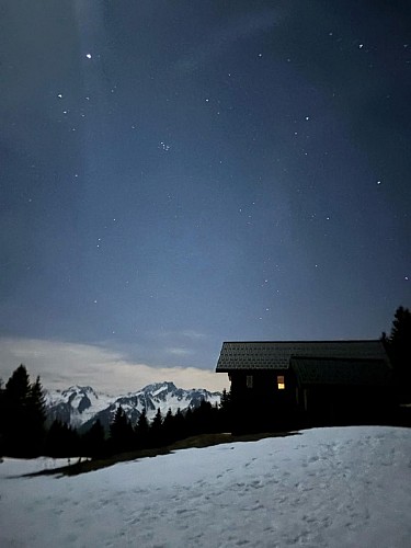 La Grande Léchère lake refuge