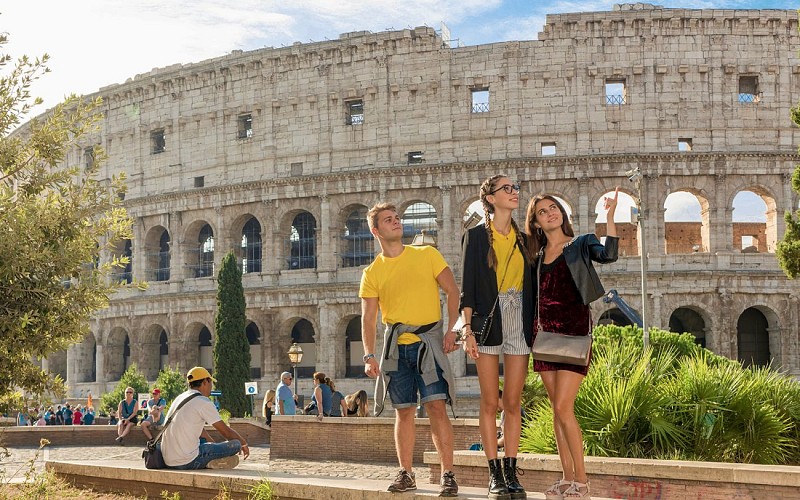 Hosted Entry to Colosseum, Palatine Hill & Roman Forum