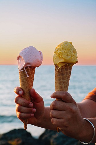 Artisan glacier Txomin