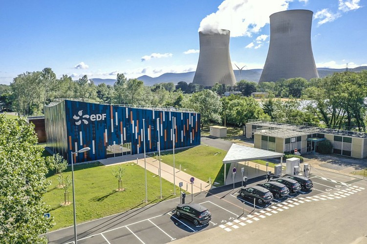 Outdoor guided tour of the Power Plant