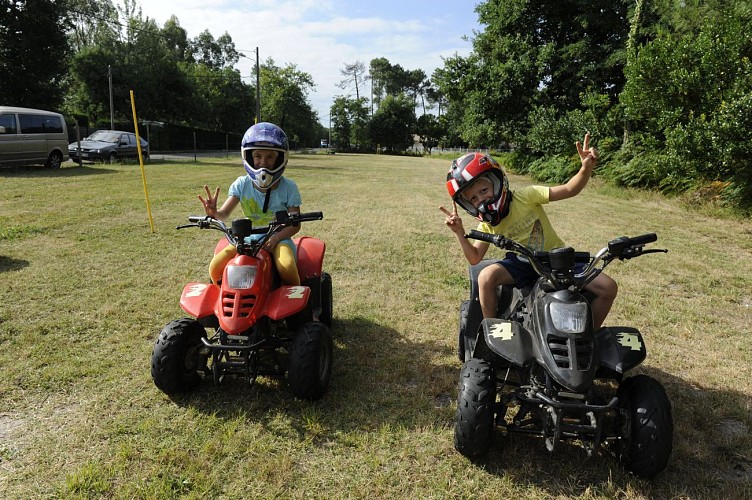 Funny-quad-camping-les-ourmes-4-etoiles-hourtin-lac-gironde