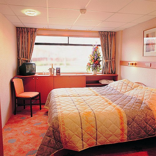 croisirp_chambre_rideau_ouvert