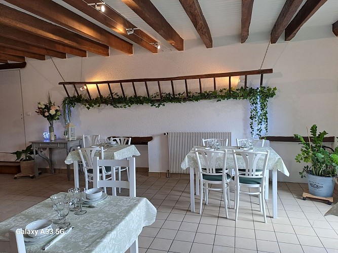 Intérieur du restaurant So Tea's à Moissannes (2)©So Tea's