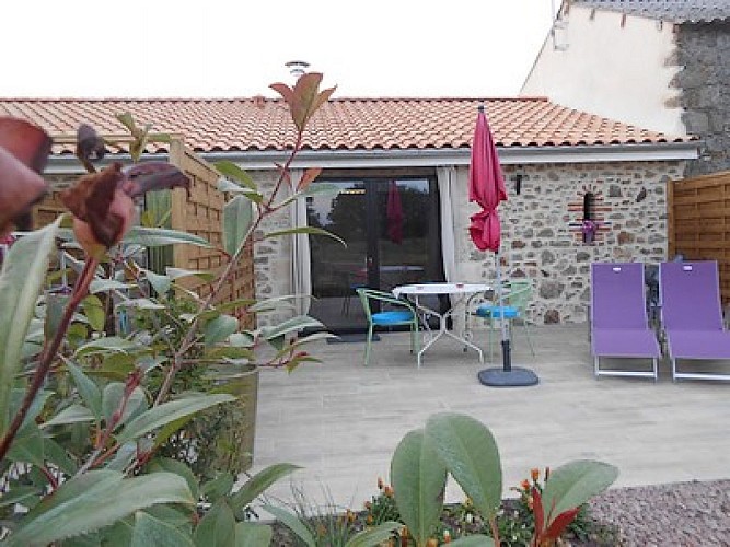 mauleon-gitesdespres2pax-terrasse-sit.jpg_8