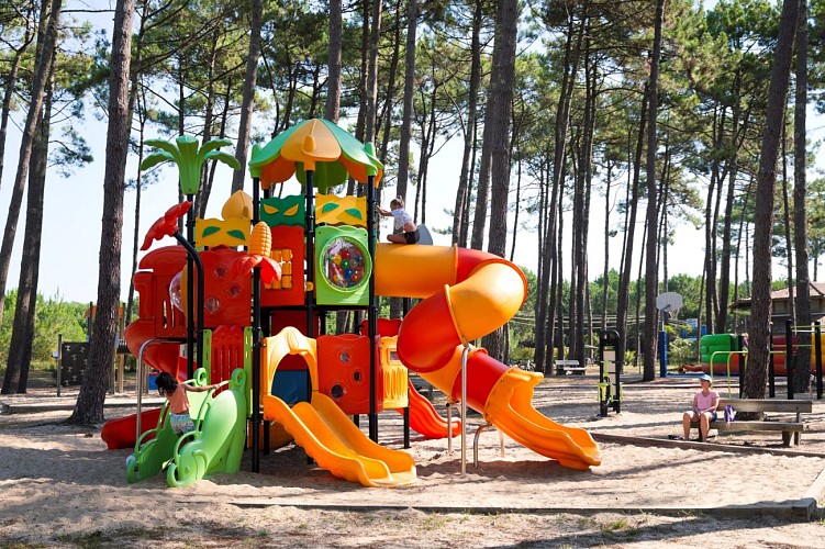 camping-saint girons-air de jeux-eurosol-ciela-village 2