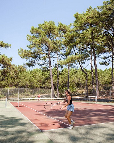 camping-saint girons-tennis-eurosol-ciela-village 3