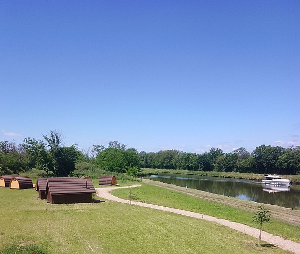 LA HALTE DU CANAL_140751~3