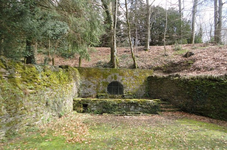 Ancienne fontaine romaine