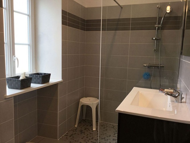 Gîte Suré - Lagoutte SDB 1