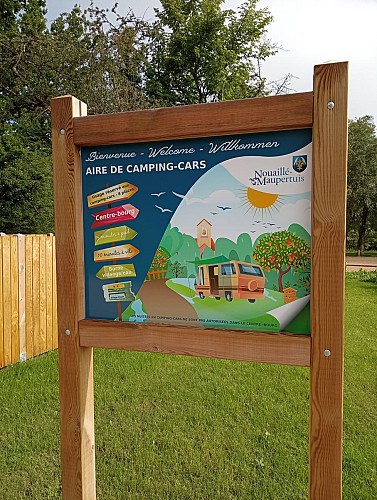 Aire de camping-cars-Nouaillé-Maupertuis-Stéphanie Moreau-CCVC (1)