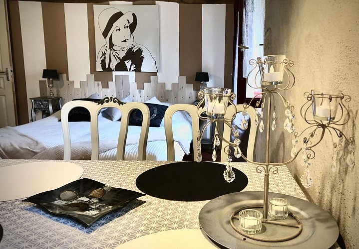 Gîte "Poule de Soie" - Domaine de la Madeleine