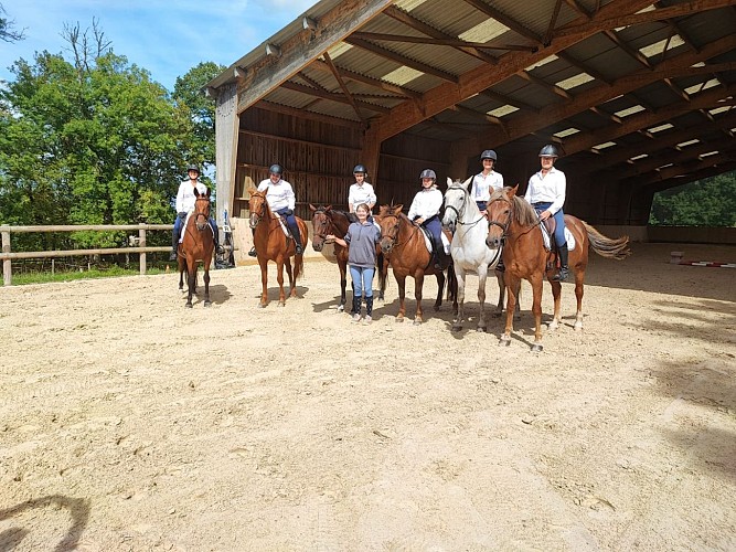 Écuries du Château d'Ygrande