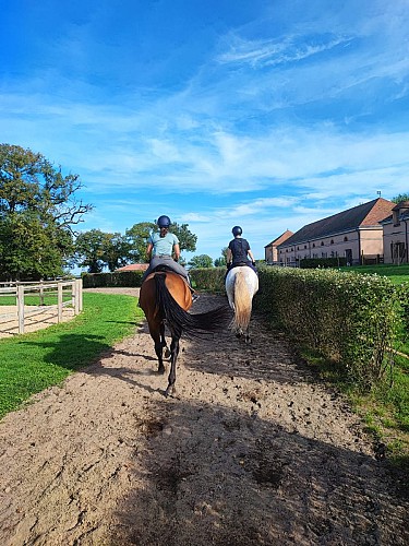 Écuries du Château d'Ygrande