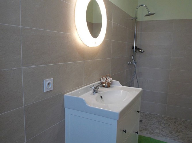 Atelier-chambre-1-douche