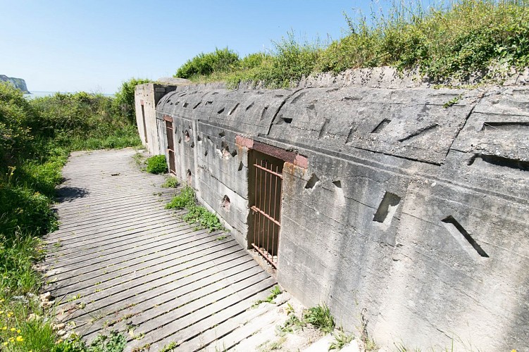 Bunker R 621similaire  (avec camouflage sur le béton)