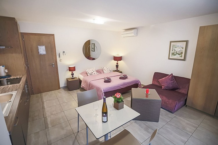 Studio Gewurztraminer