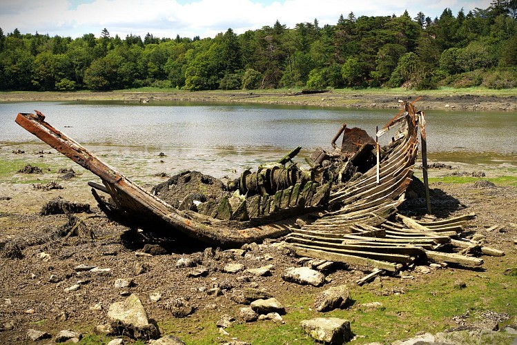 L'une des nombreuses coques de bateaux