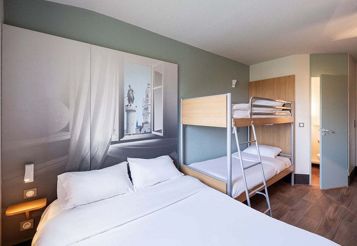 B&amp;B LILLE LEZENNES STADE PIERRE MAUROY - Chambre Familiale