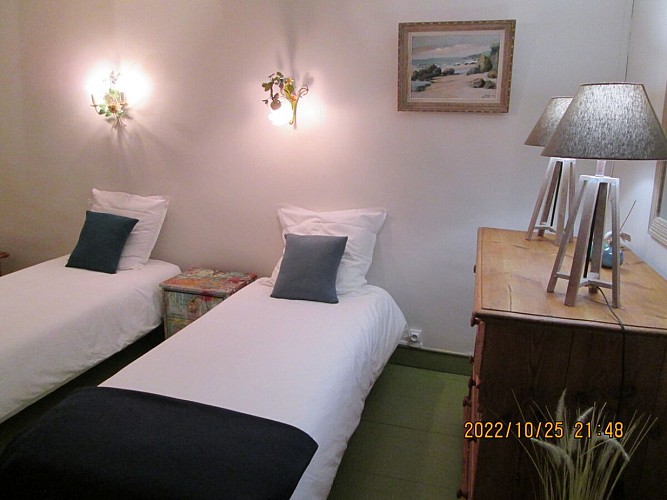 68E34294-FD85-4995-9C5C-9F19B40B068B