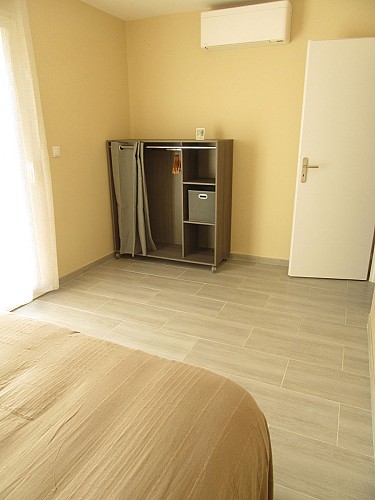 le-gite-de-la-chouette-chambre-avec-rangement-hattenville-mme-mille