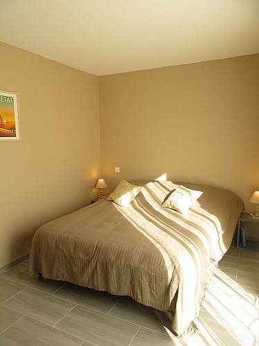 le-clos-de-la-chouette-chambre-baie-vitree-hattenville-mme-mille