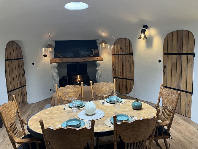 GITE INSOLITE TROGLOGITE LES ETANGS D'EOLE