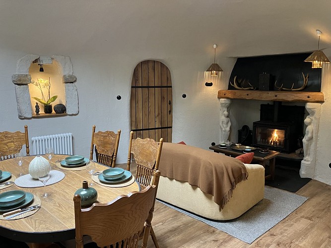 GITE INSOLITE TROGLOGITE LES ETANGS D'EOLE