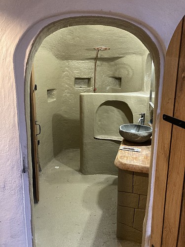 GITE INSOLITE TROGLOGITE LES ETANGS D'EOLE