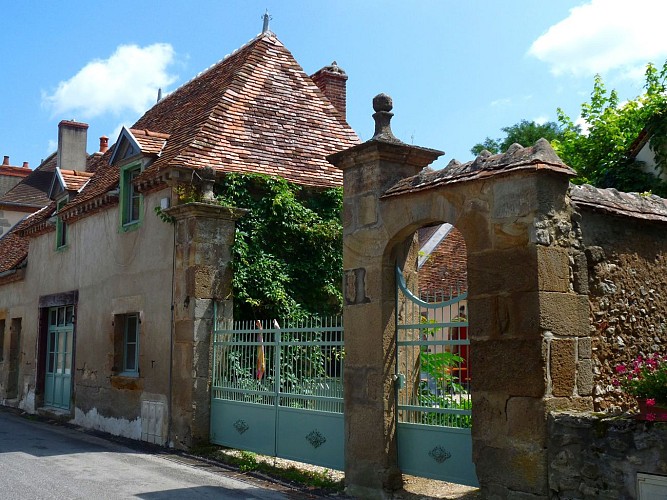 PÉPIT - Menez la vie de châteaux