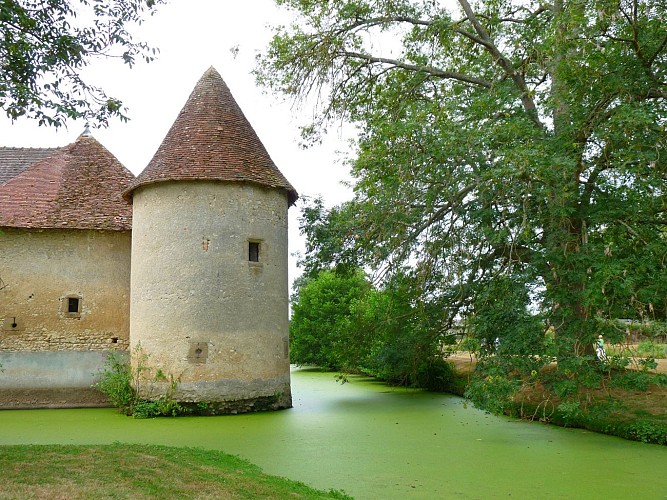 Extérieurs du Château de l'Epine