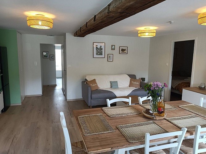 st-andre-sur-sevre-gite-la-parenthese-andresienne-repas-salon