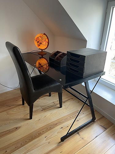 Le-gite-de-Vendome chambre Espace bureau