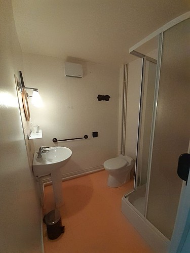 Chambre 2 - salle de bain