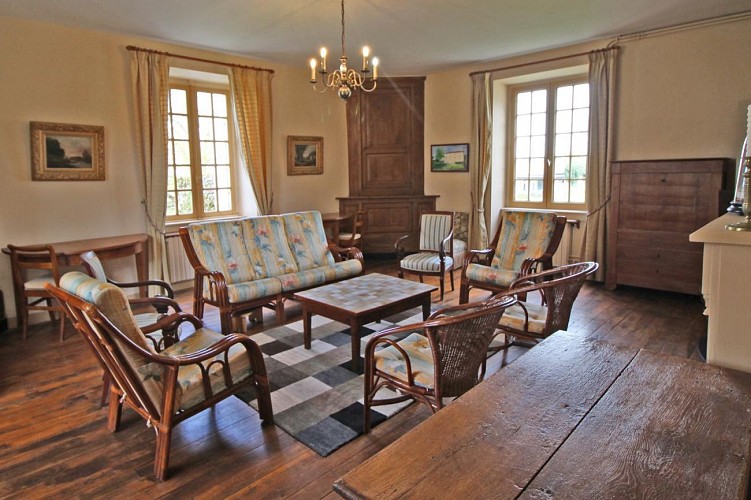 Gite des Hauts de Bosmie, commune de Bosmie L'Aiguille en Limousin - salon_4