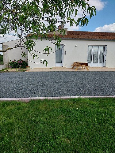 argentonnay-gite-la-chouette-facade3