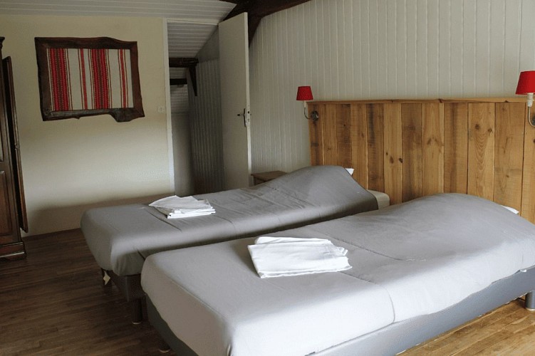 1920x1440_gite-cleveland-bay-chambre-3-domaine-de-dienne-41504
