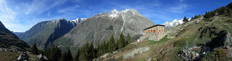 Mountain hut l'Alpe du Pin