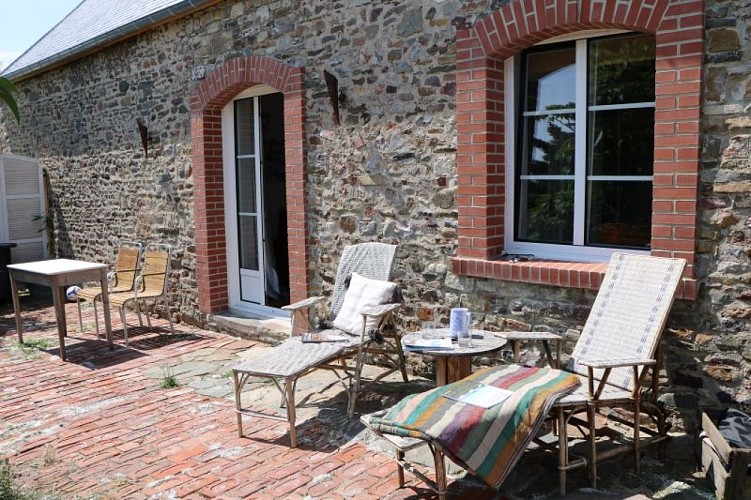 Saint-Germain-sur-Ay-meublé-10-Salnel-1