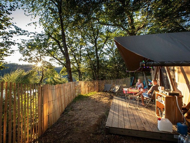 Tente Trappeur Huttopia Lac de la Siauve