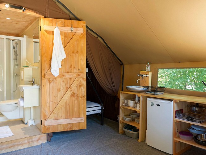 Tente Trappeur Huttopia Lac de la Siauve