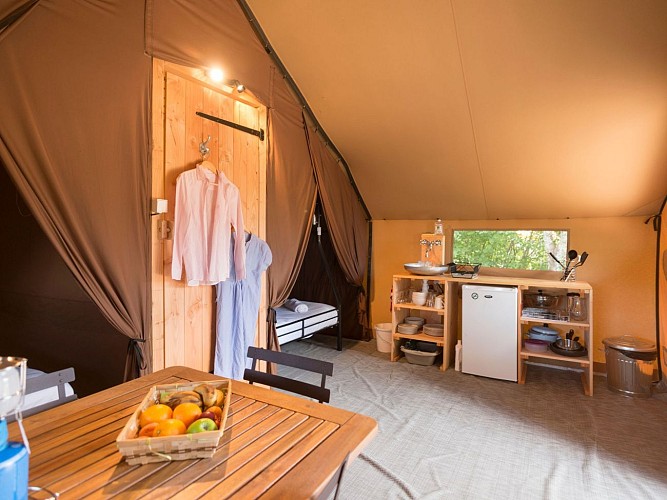 Tente Trappeur Huttopia Lac de la Siauve