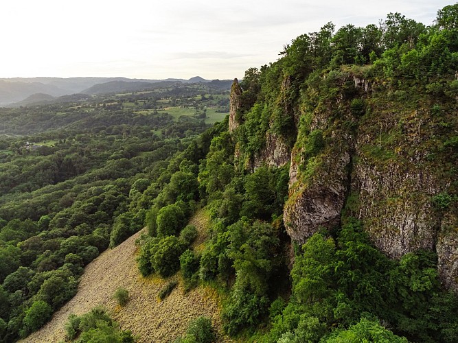 The volcanic edifice of Chastel-Marlhac