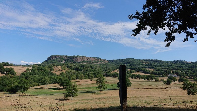 L'édifice volcanique de  Chastel-Marlhac