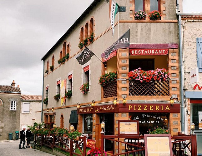 MAD, bar à vins et pizzeria