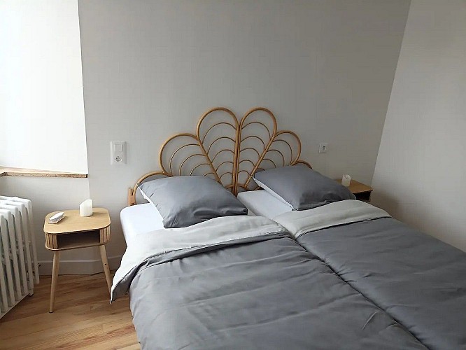 mauleon-gite-au-champ-davoine-chambre2-b